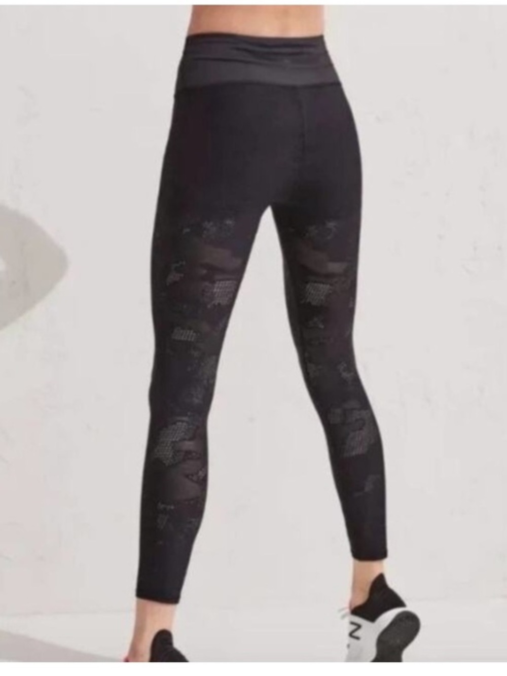 Athleta Women’s Phenom Camo 7/8 Tight/Leggings Size Small Color Black